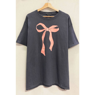 Ribbon Whisper Statement Tee by Penn + Pearl